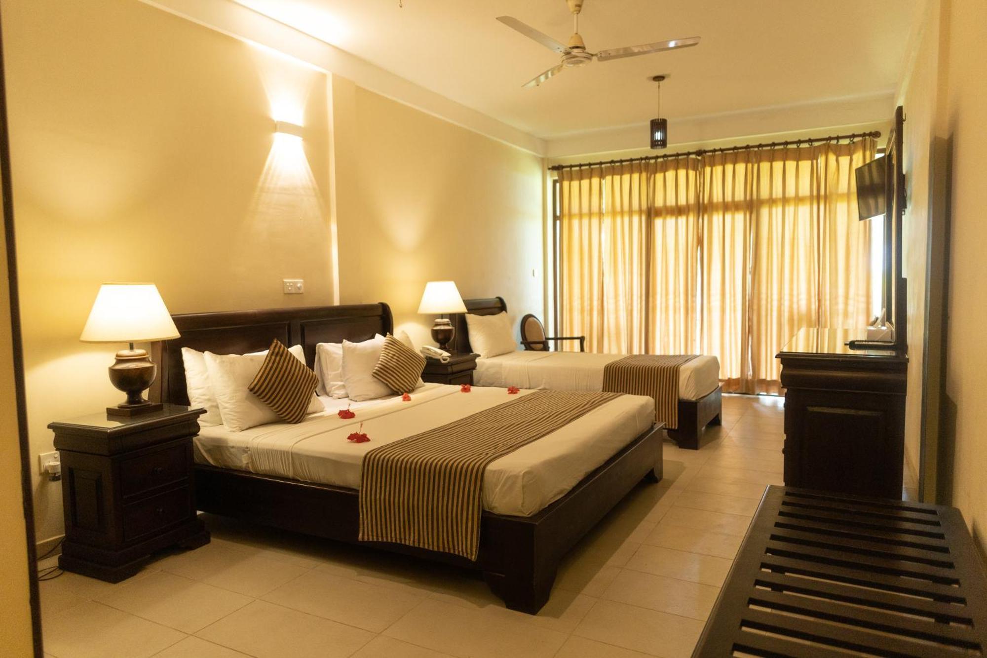 Paradise Beach Club Mirissa Luaran gambar