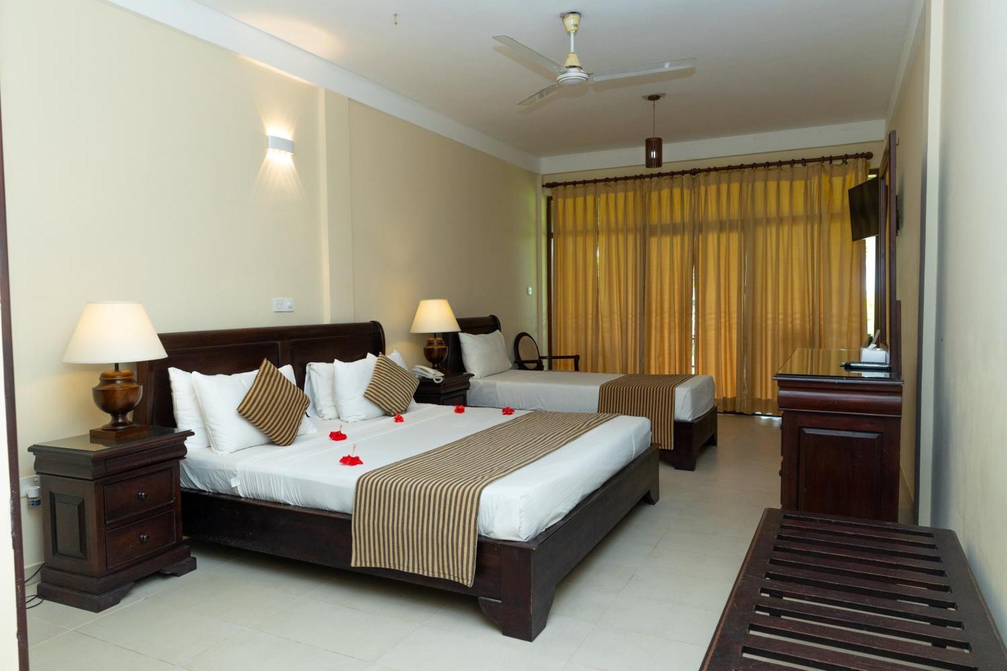 Paradise Beach Club Mirissa Luaran gambar