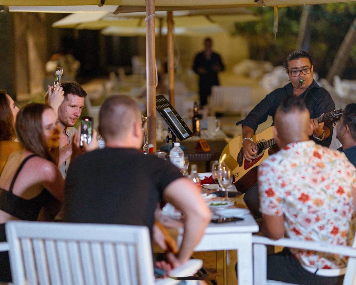 Paradise Beach Club Mirissa Luaran gambar